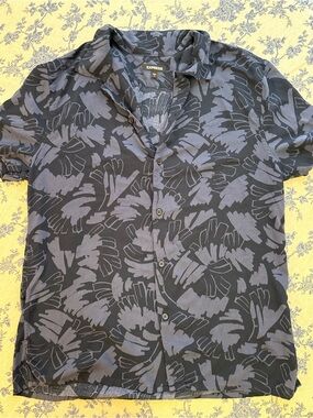 Express Men's Short-Sleeve Navy Printed Button-Up Shirt